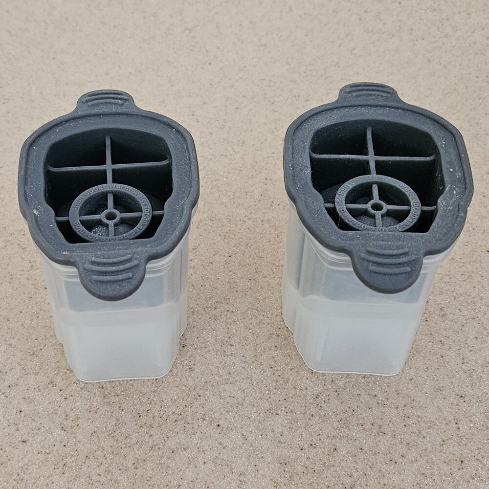 RARE 2 TOVOLO SKELETON SKULL HALLOWEEN FALL COCKTAIL ICE CUBE MOLD SLOW MELTING